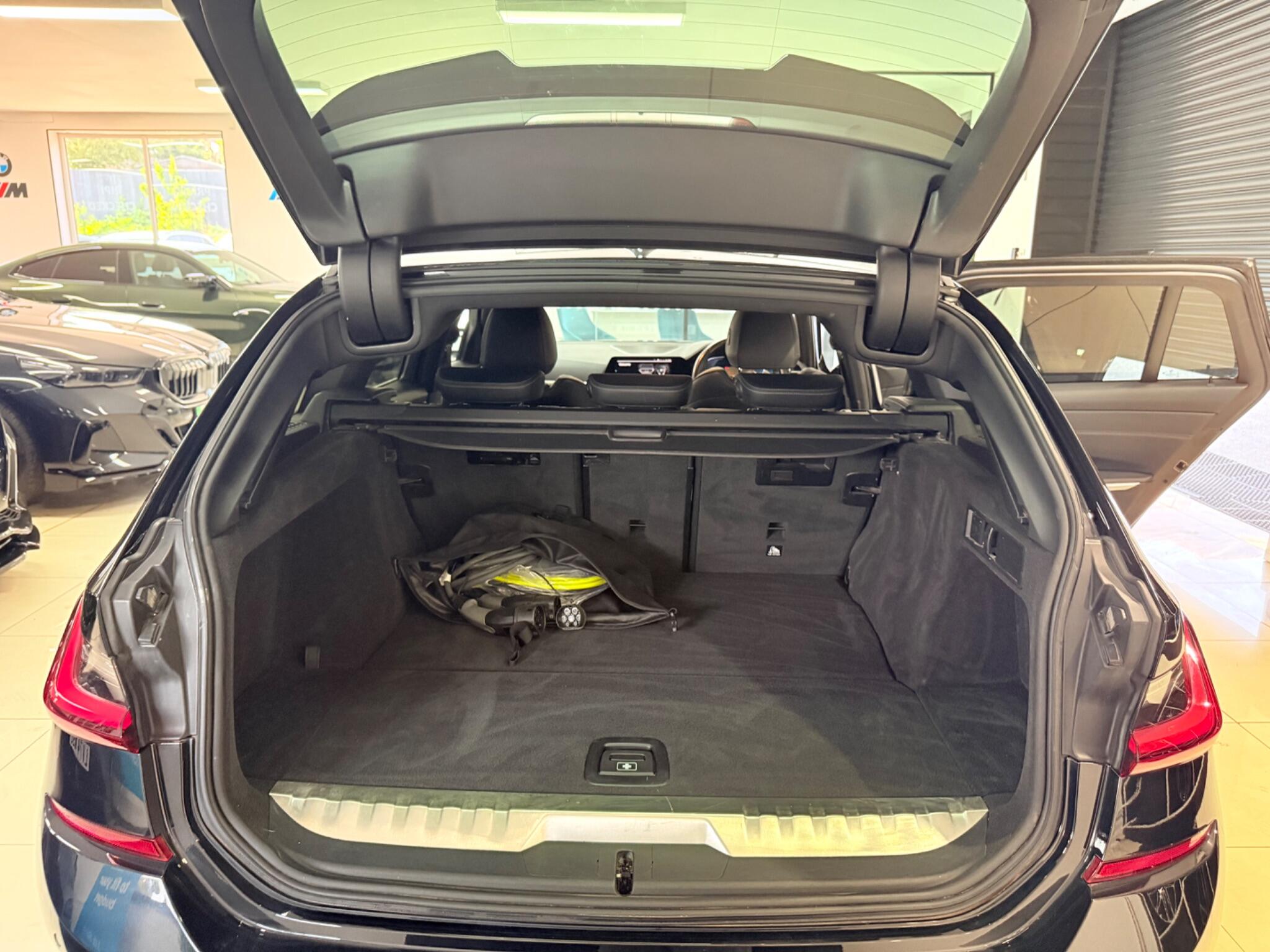 BMW 3 Series view 42
