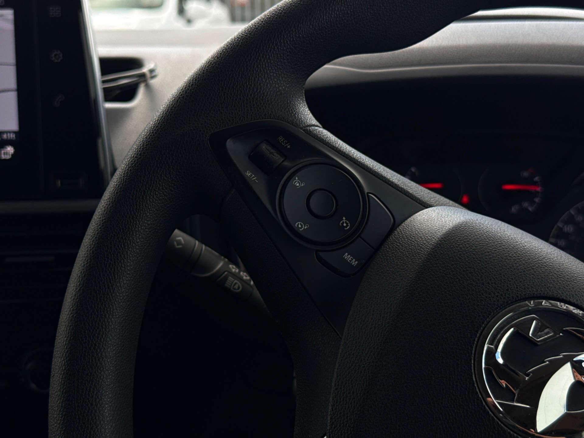 Vauxhall Combo Life view 43