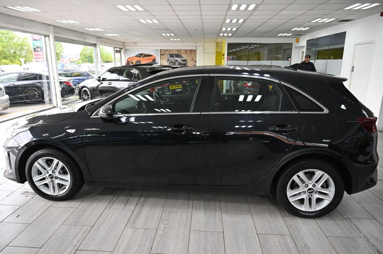 Kia Ceed view 4