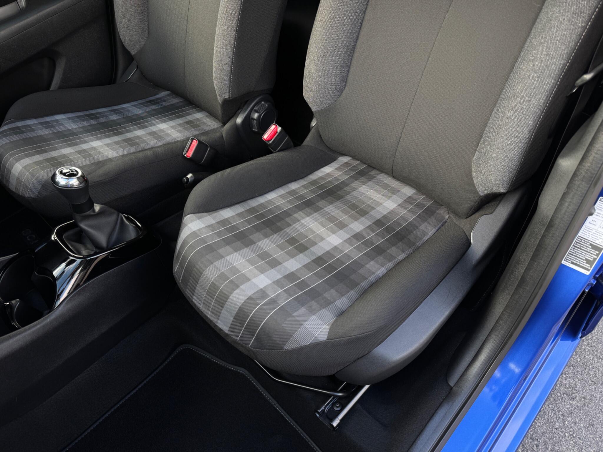 Peugeot 108 view 21