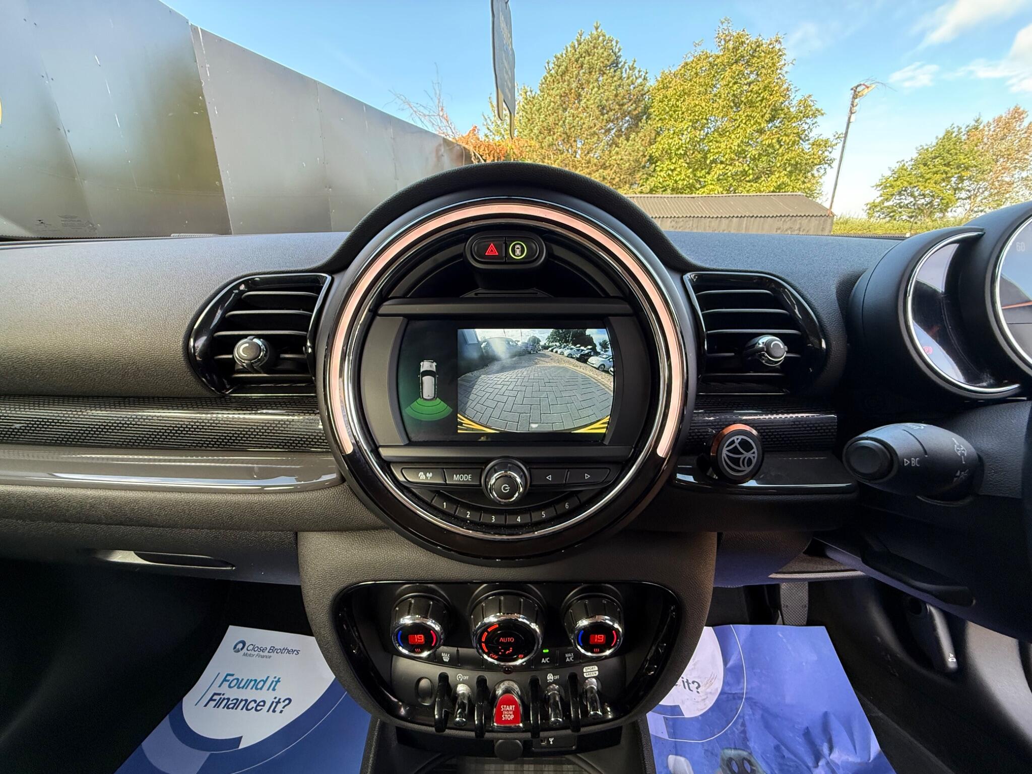 Mini Clubman view 33