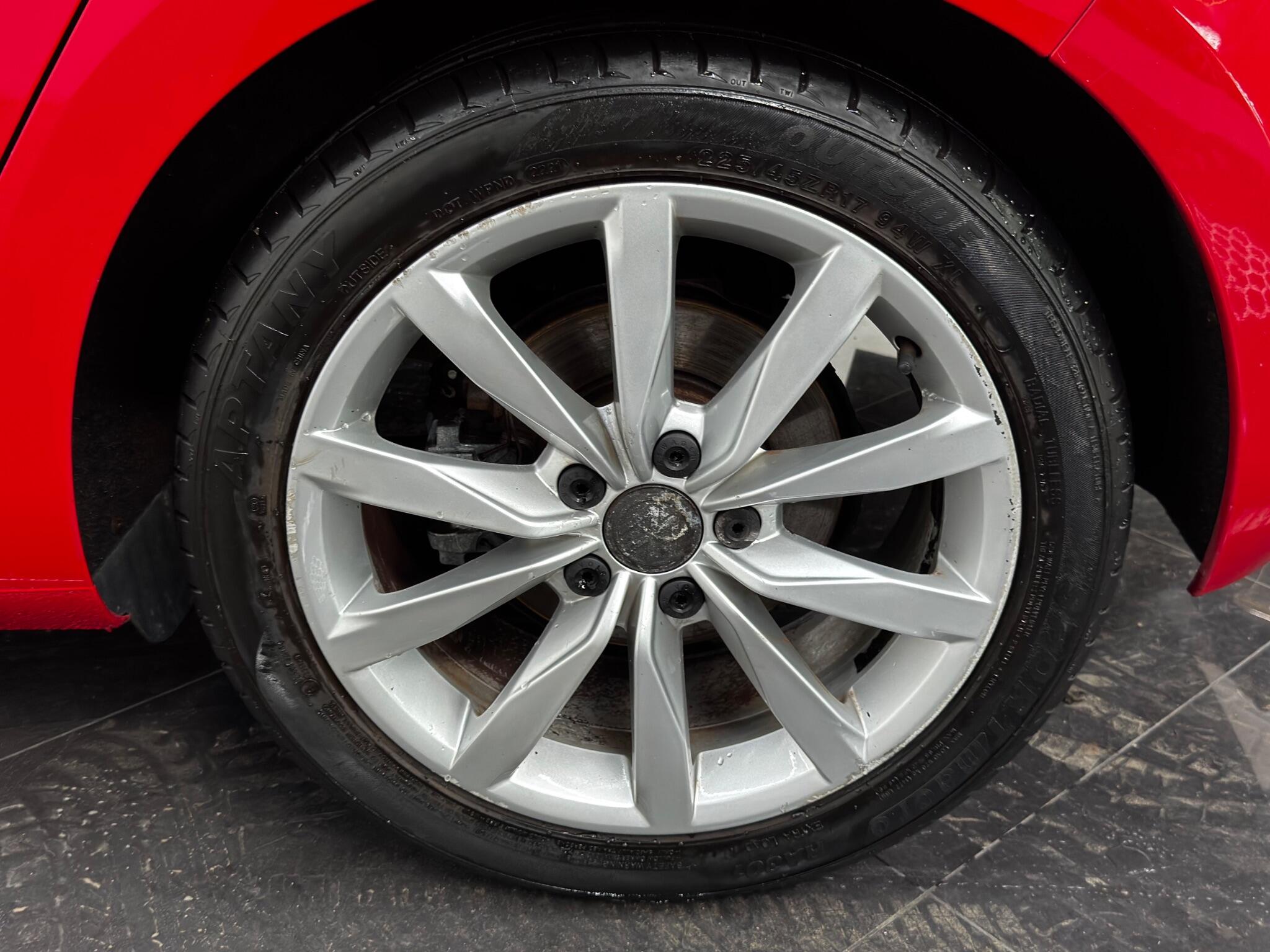Volkswagen Golf view 67