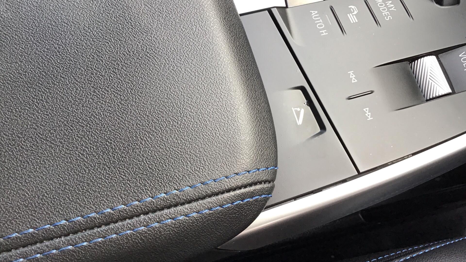 BMW iX1 view 27