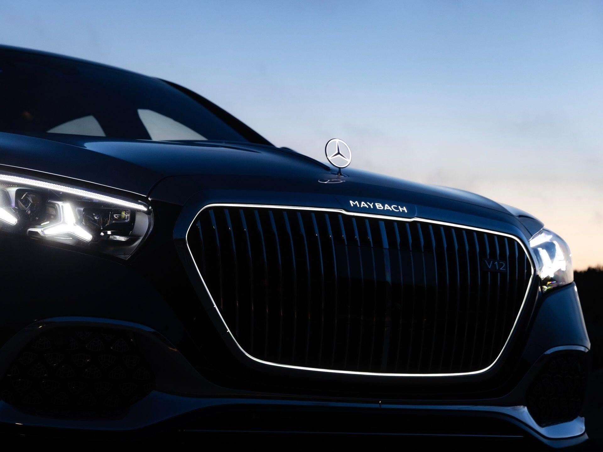 Mercedes-Benz S-Class view 2