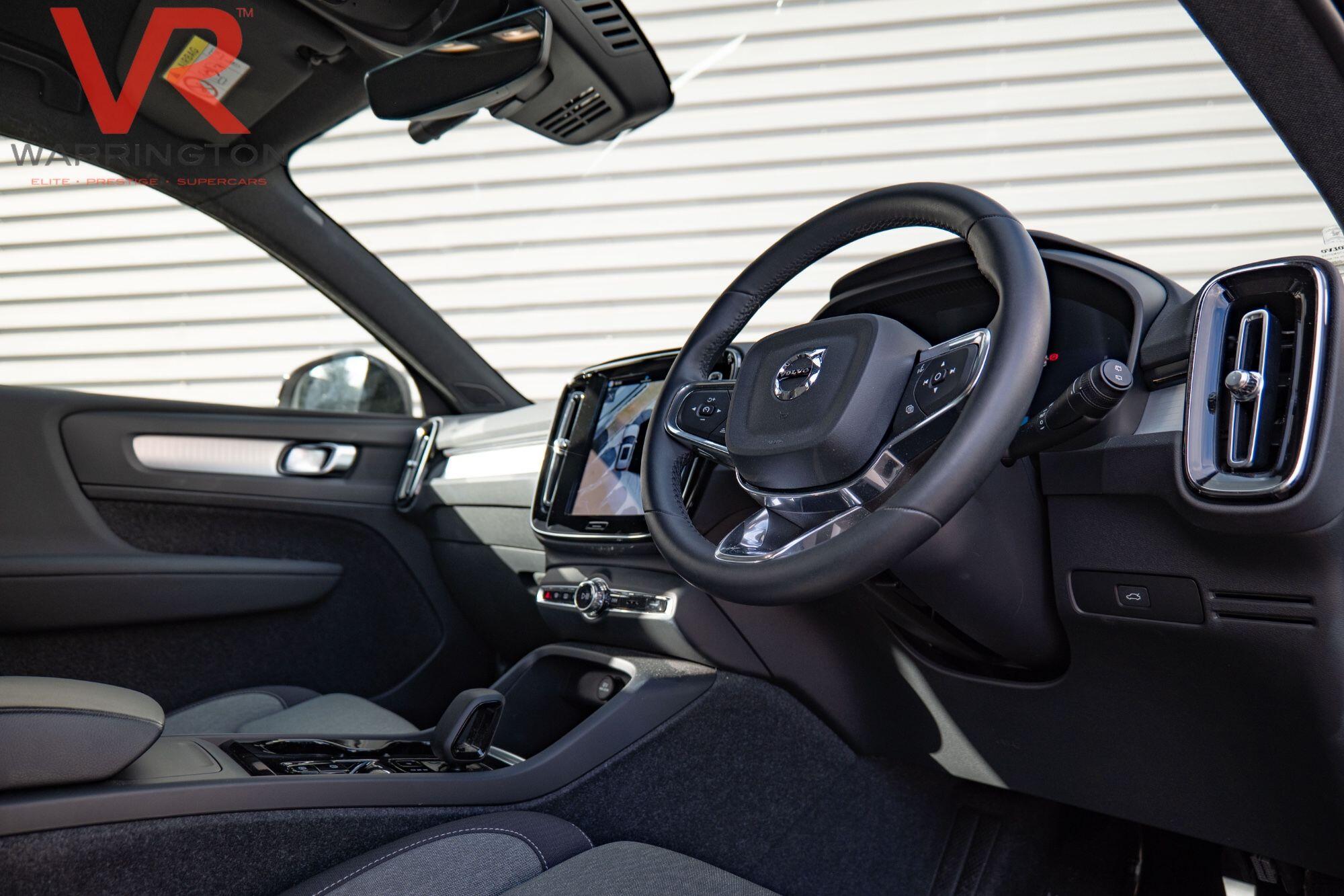 Volvo XC40 view 8