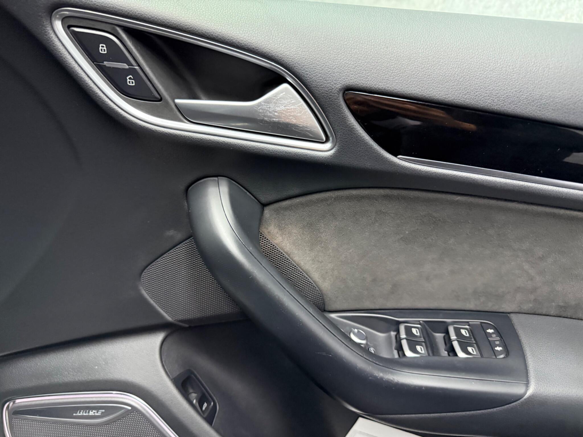 Audi Q3 view 21