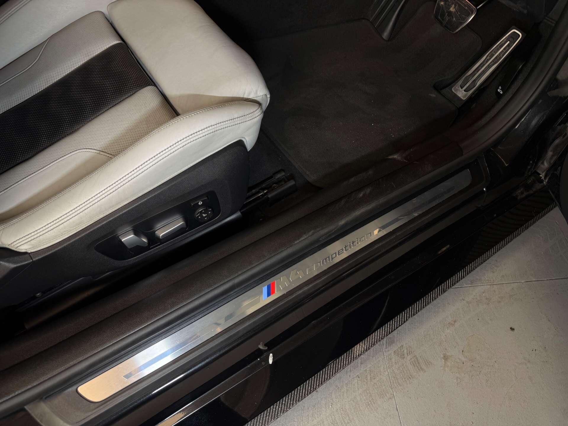BMW M4 view 19