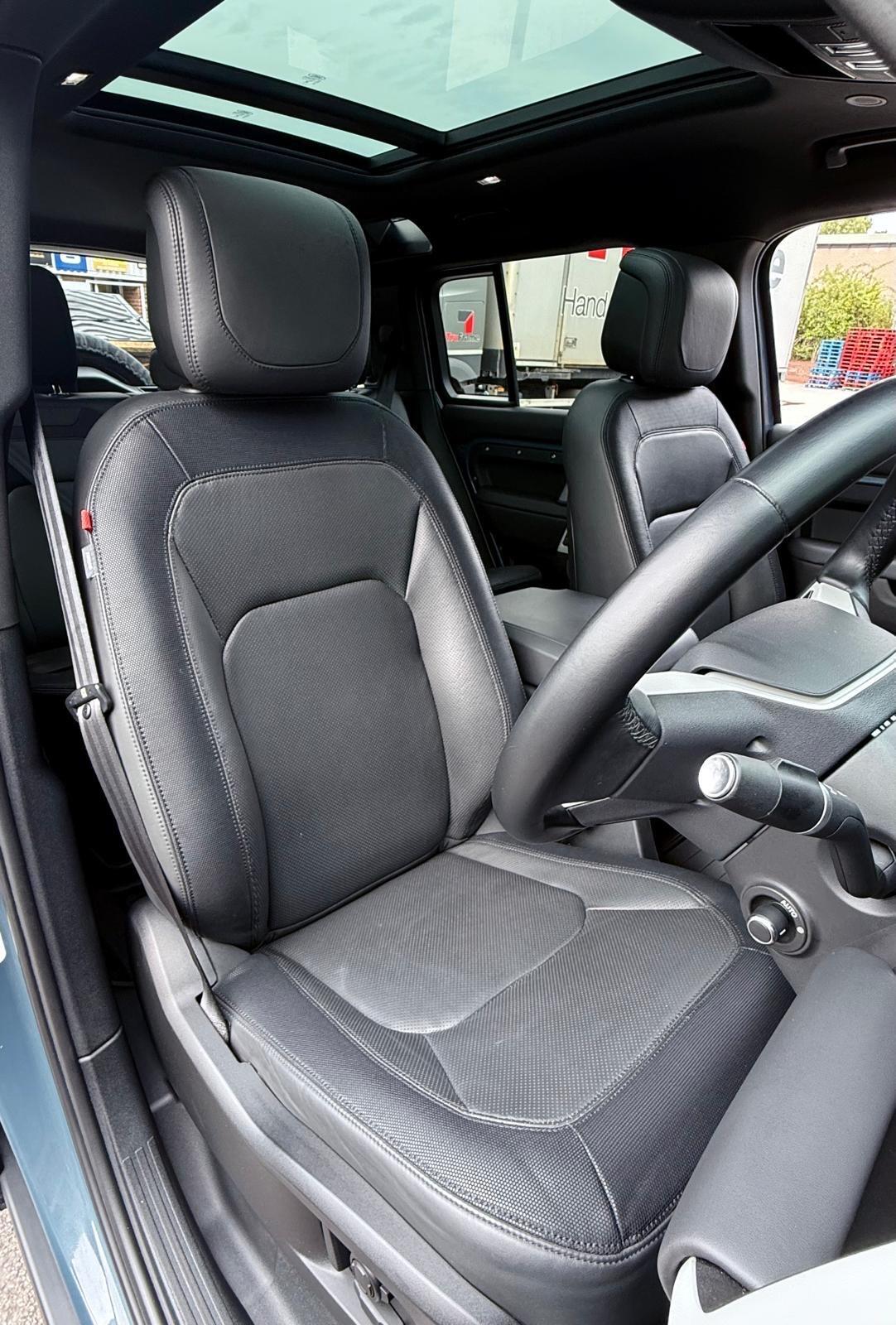 Land Rover Defender view 29