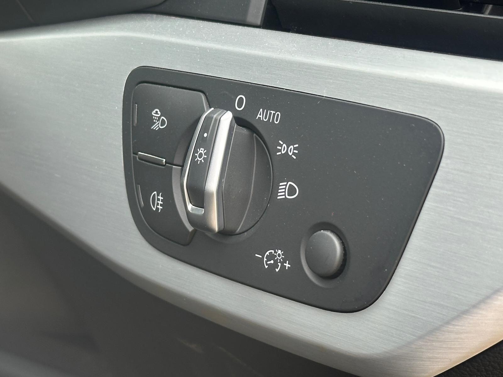 Audi A4 Avant view 22