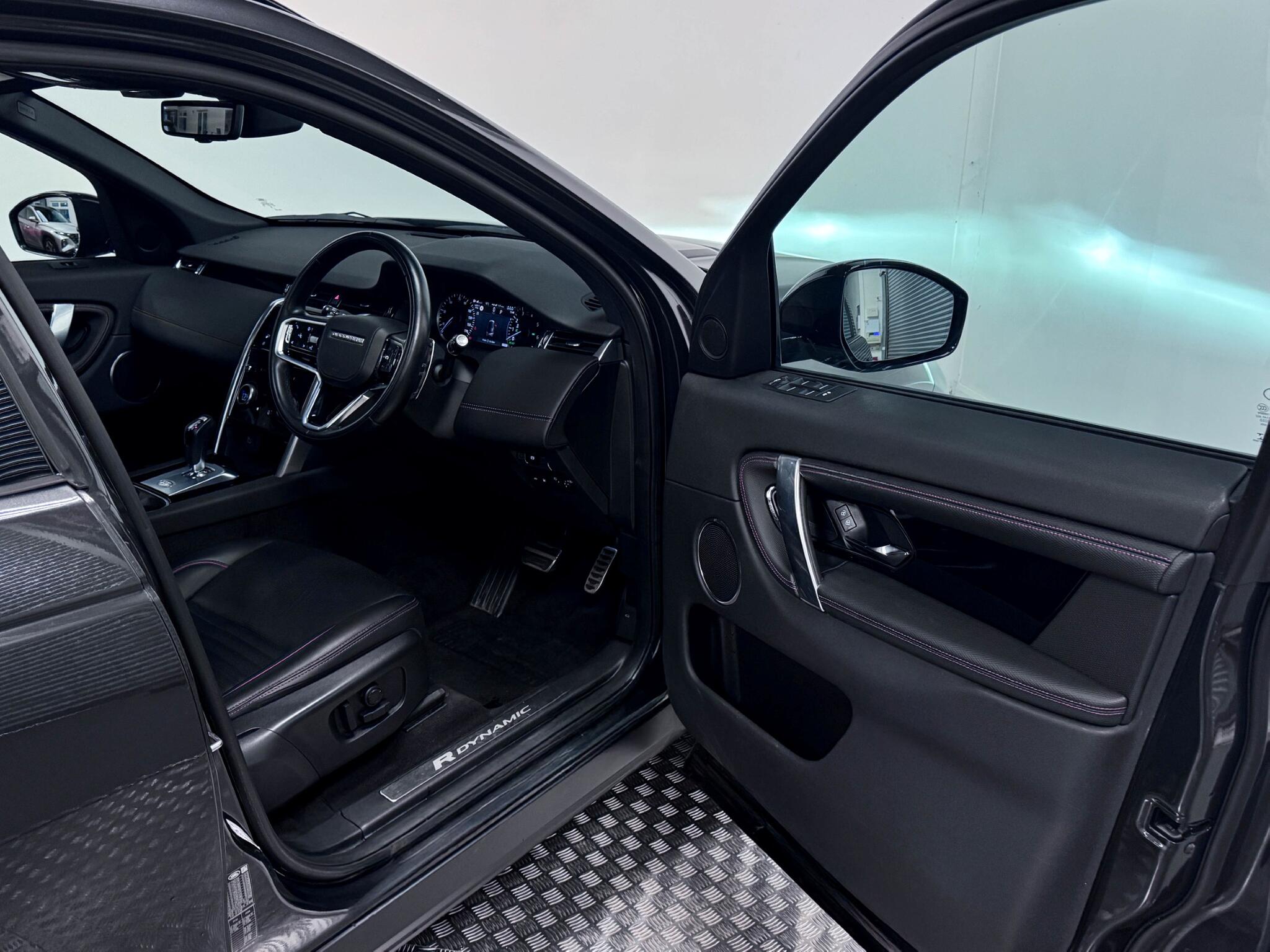 Land Rover Discovery Sport view 23
