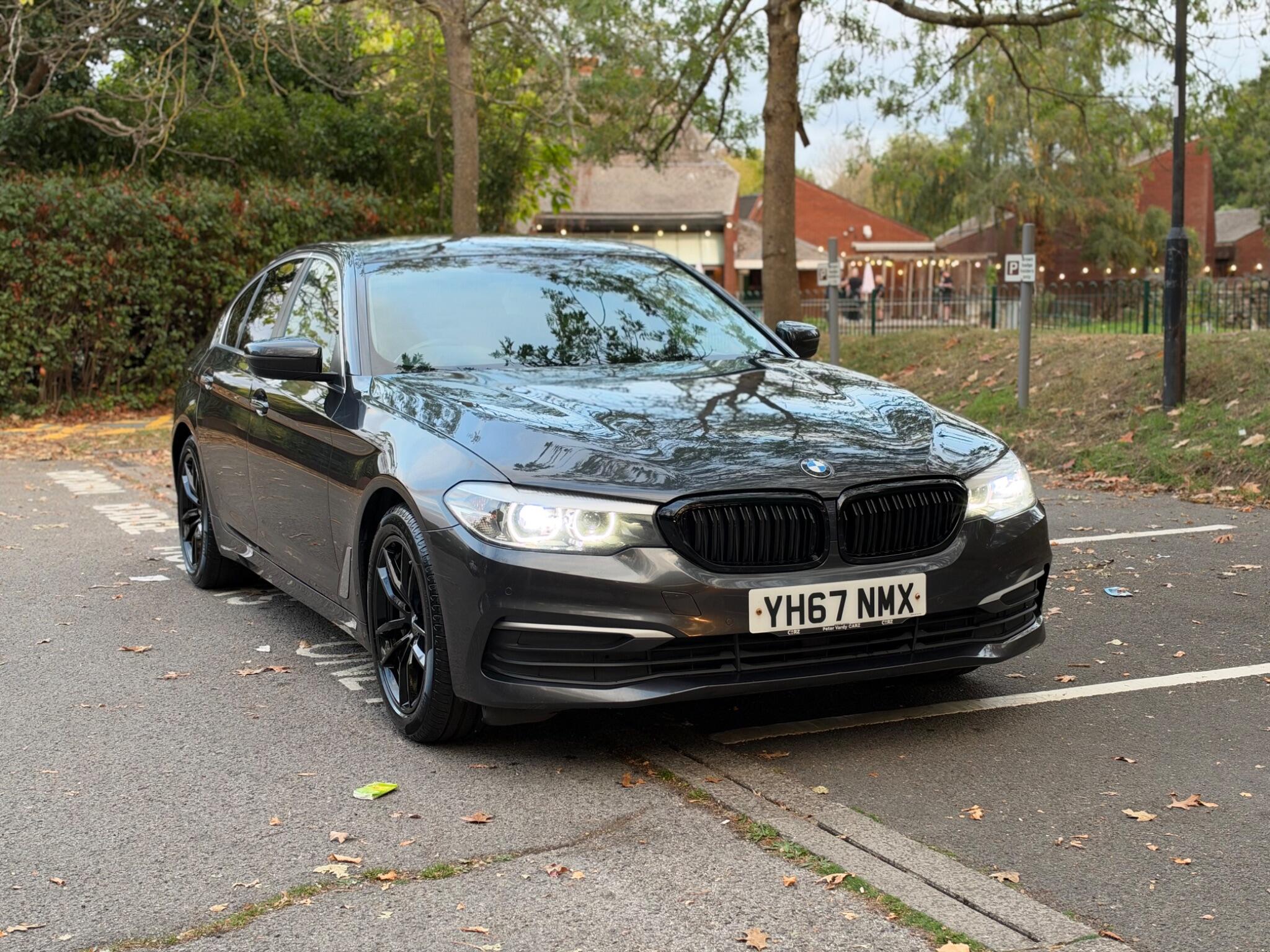 BMW 5 Series view 10