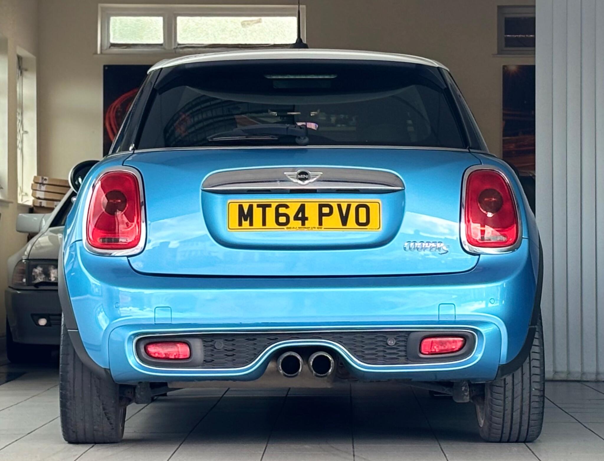 Mini Hatch view 7