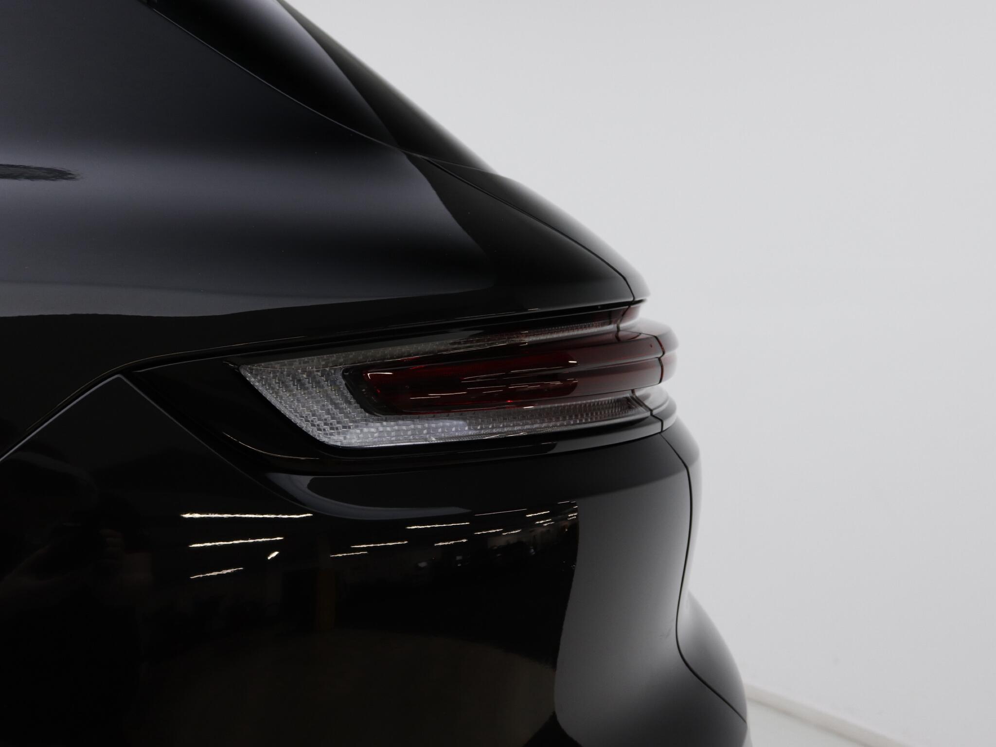 Porsche Cayenne view 24