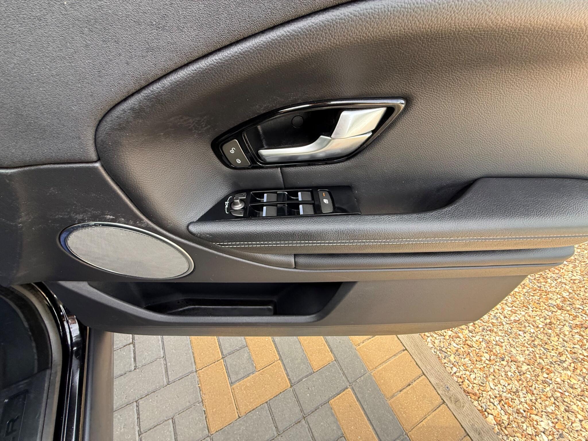 Land Rover Range Rover Evoque view 37