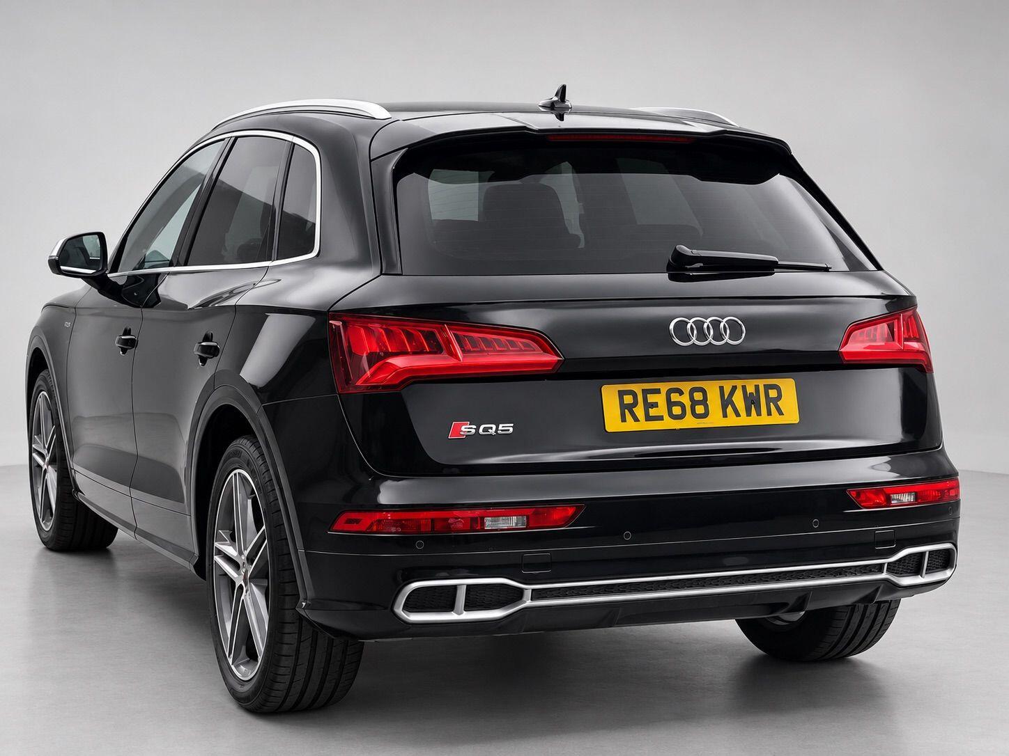 Audi SQ5 view 9