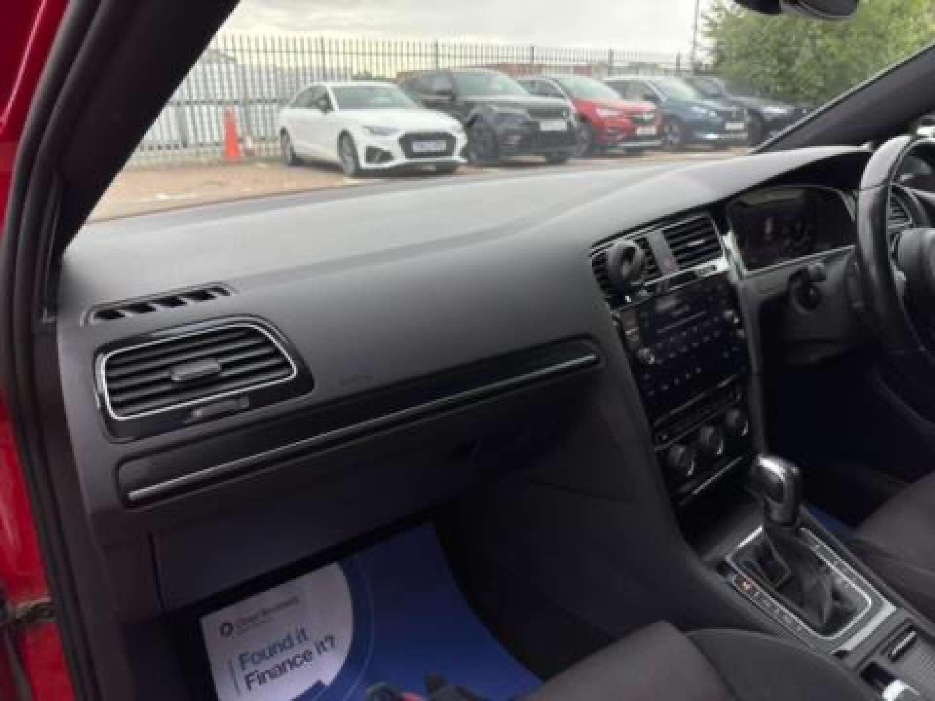 Volkswagen Golf view 47