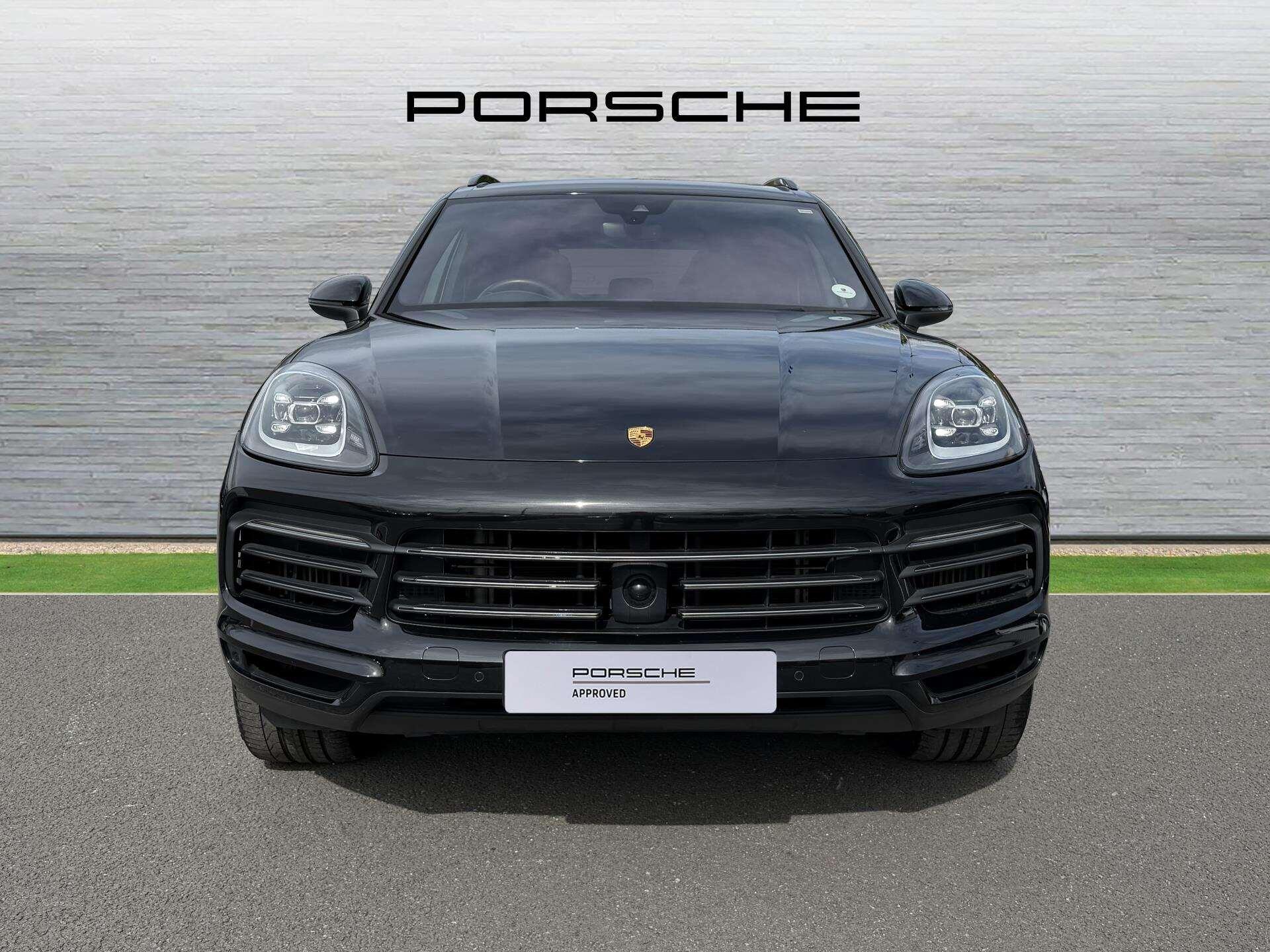 Porsche Cayenne view 9