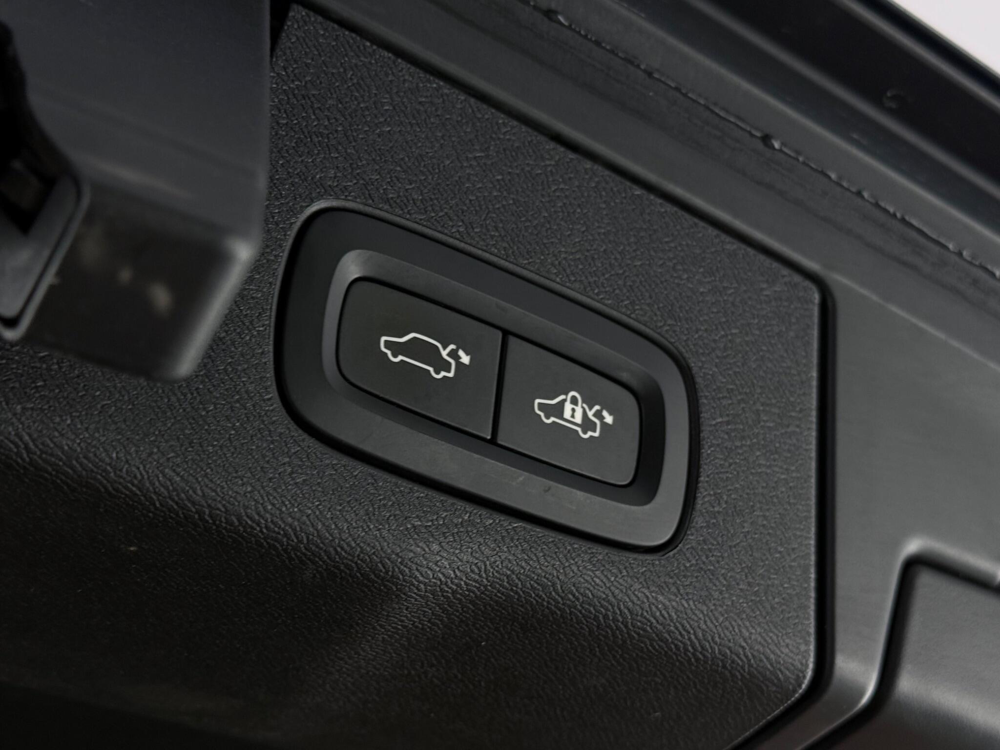 Volvo XC60 view 11