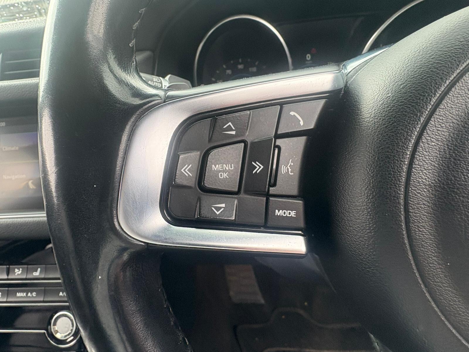 Jaguar XF view 20