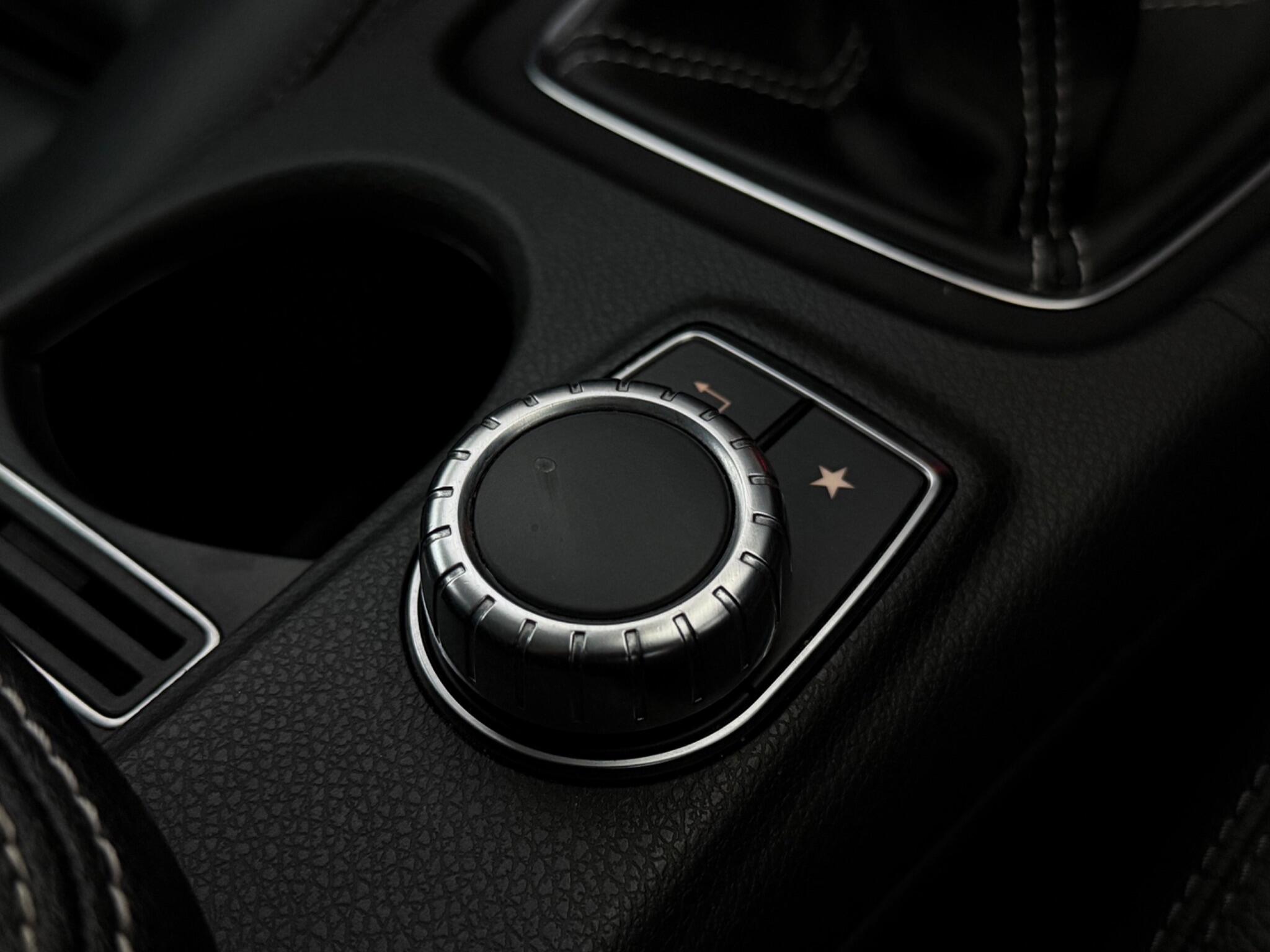 Mercedes-Benz Gla view 23