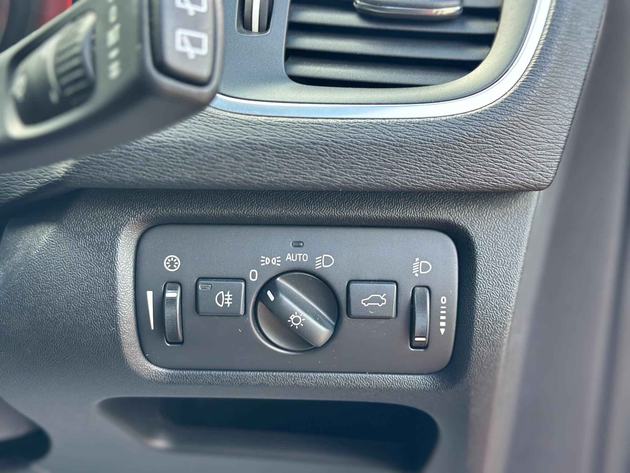 Volvo V40 view 42