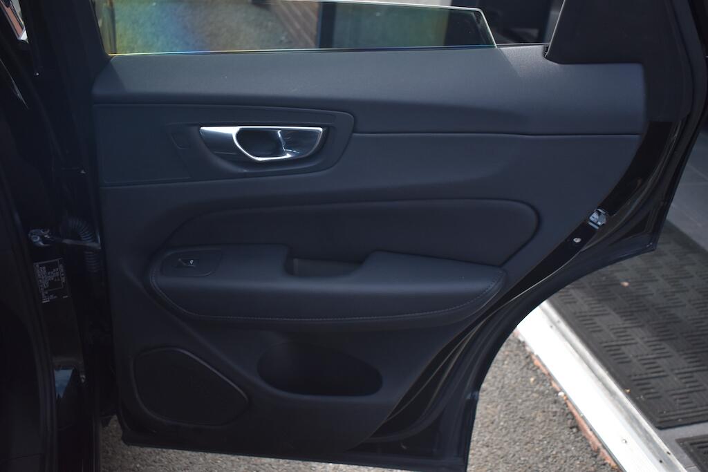 Volvo XC60 view 27