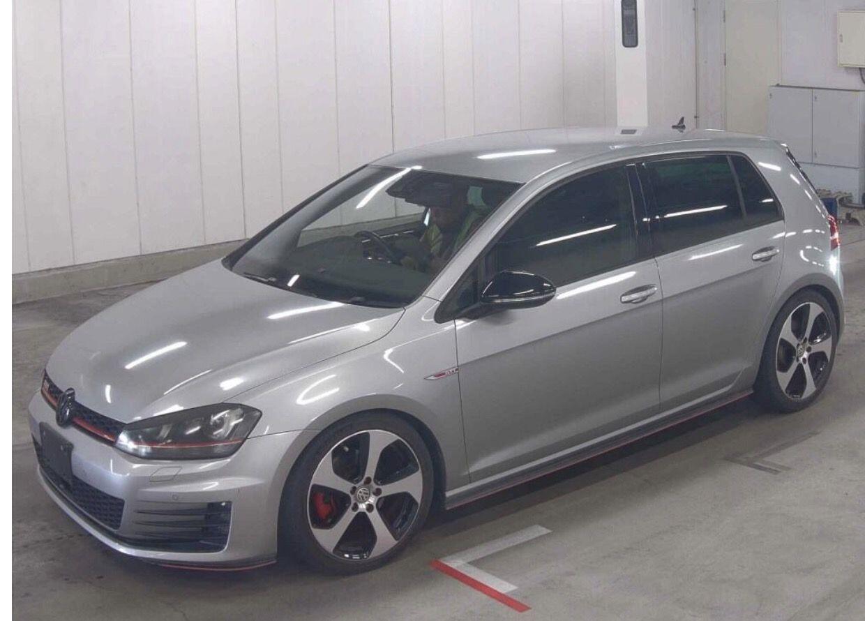 Volkswagen Golf view 2