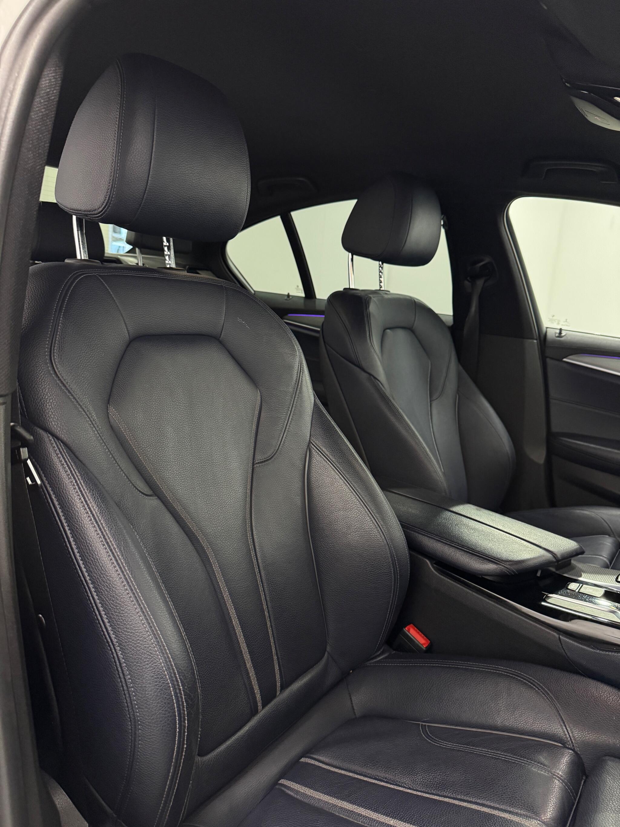 BMW 5 Series view 9