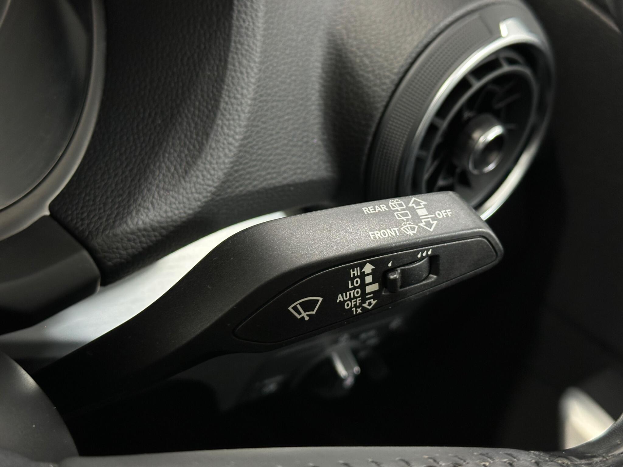 Audi Q2 view 17