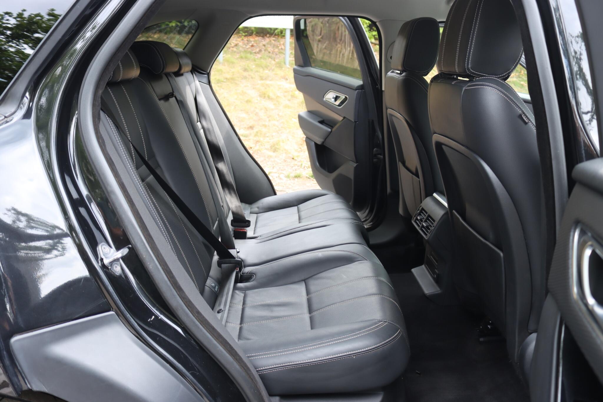 Land Rover Range Rover Velar view 7