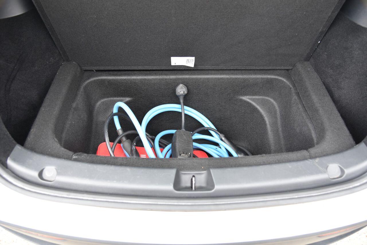 Tesla Model Y view 19