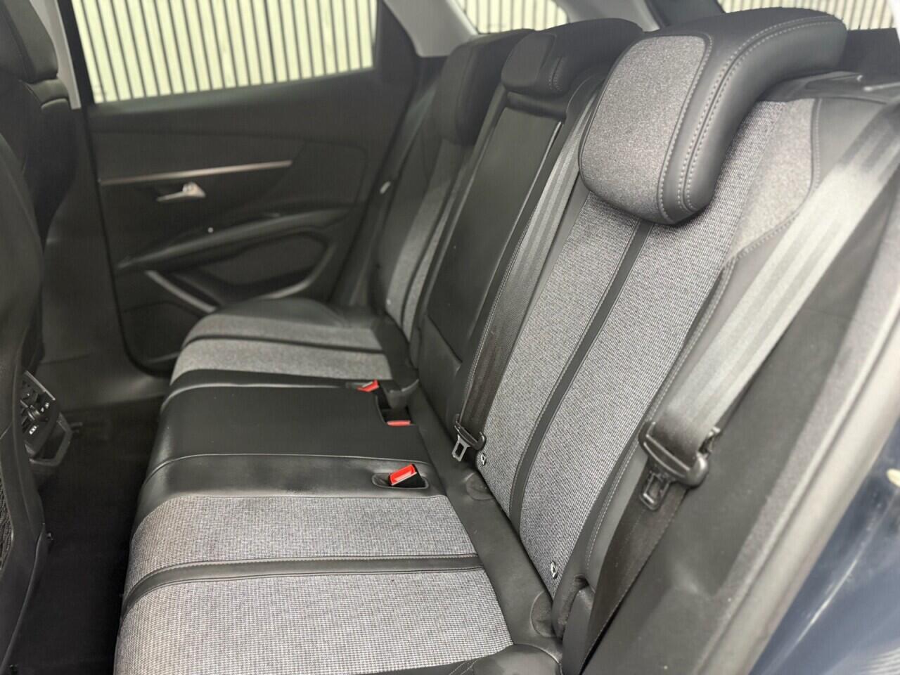 Peugeot 3008 view 7