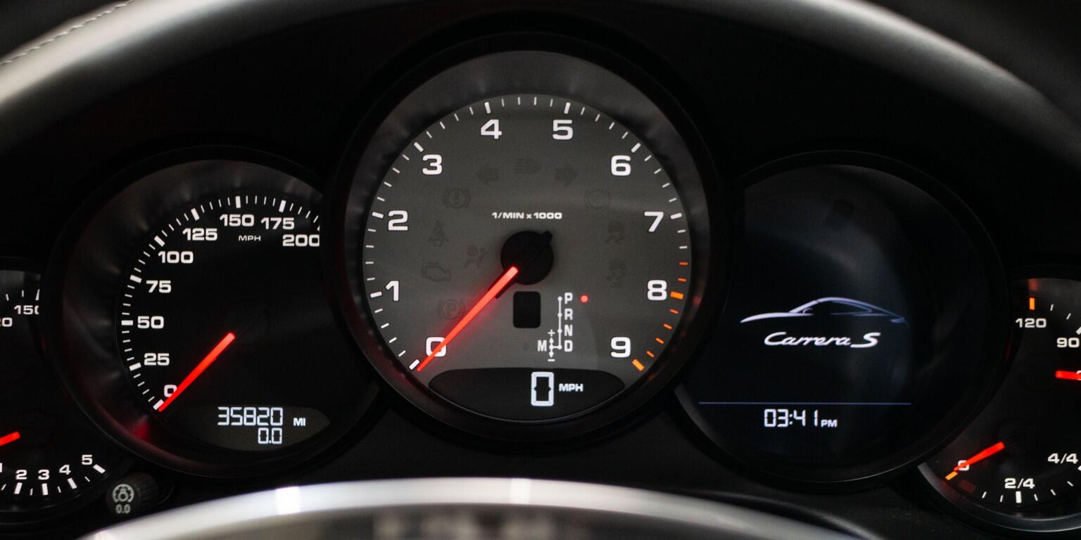 Porsche 911 view 37