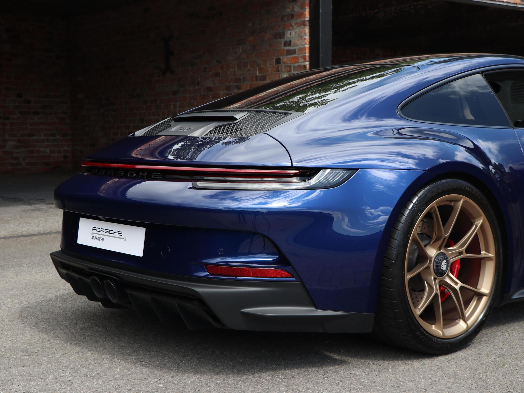Porsche 911 view 49