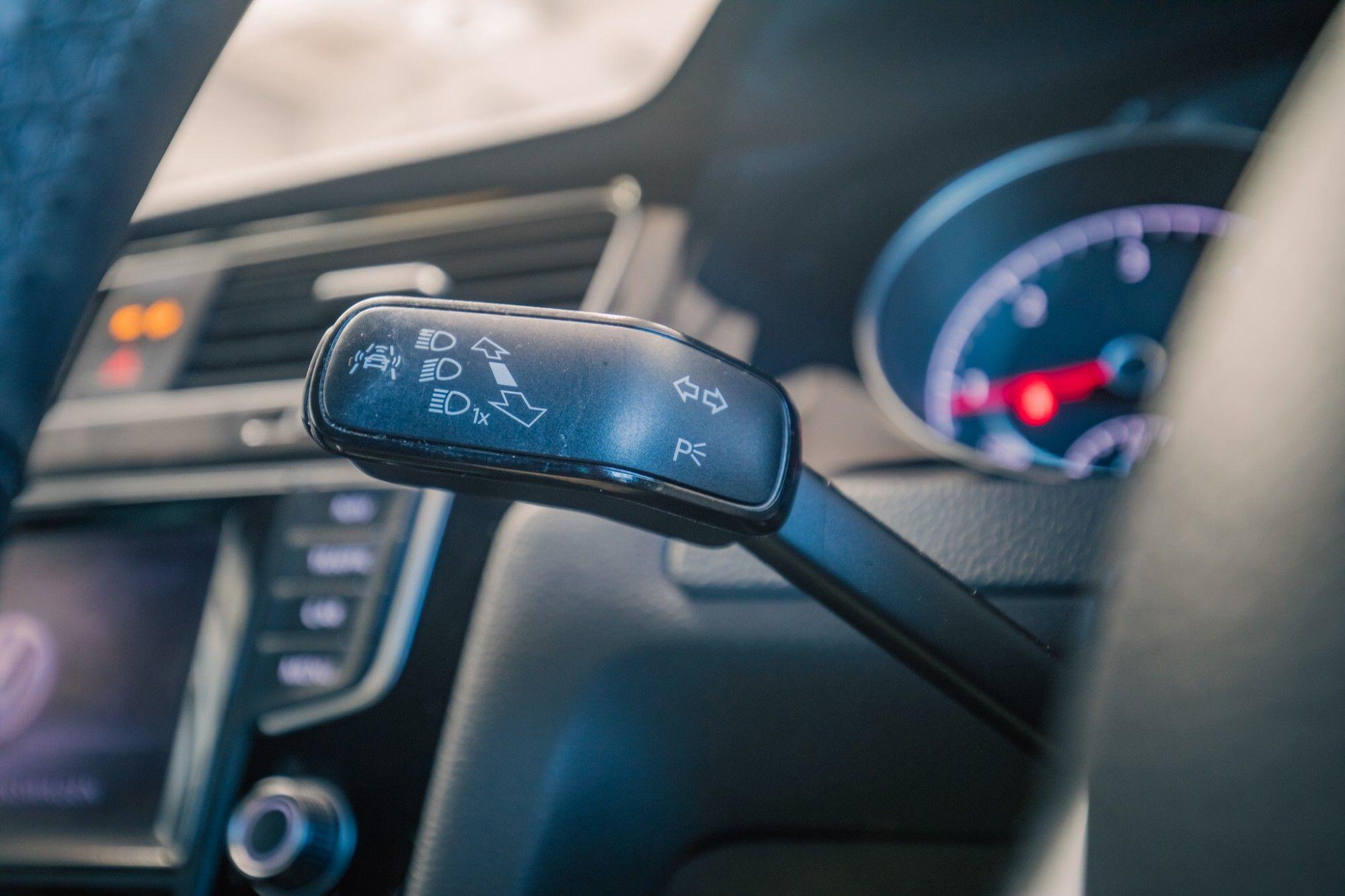 Volkswagen Golf view 19