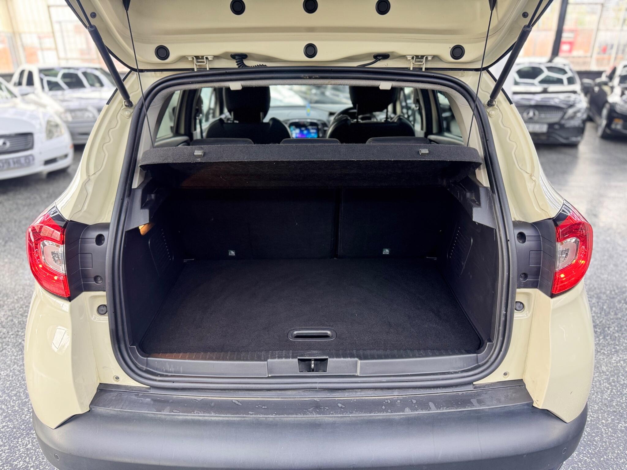 Renault Captur view 24