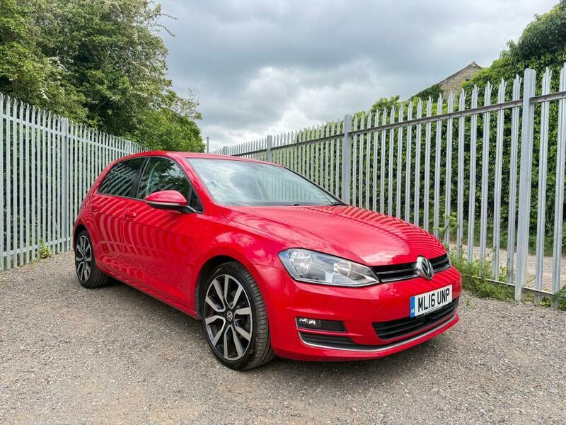 2016 Volkswagen Golf image 1