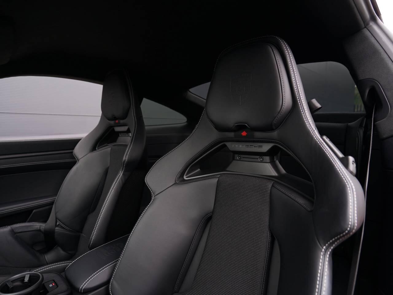 Porsche 911 view 24