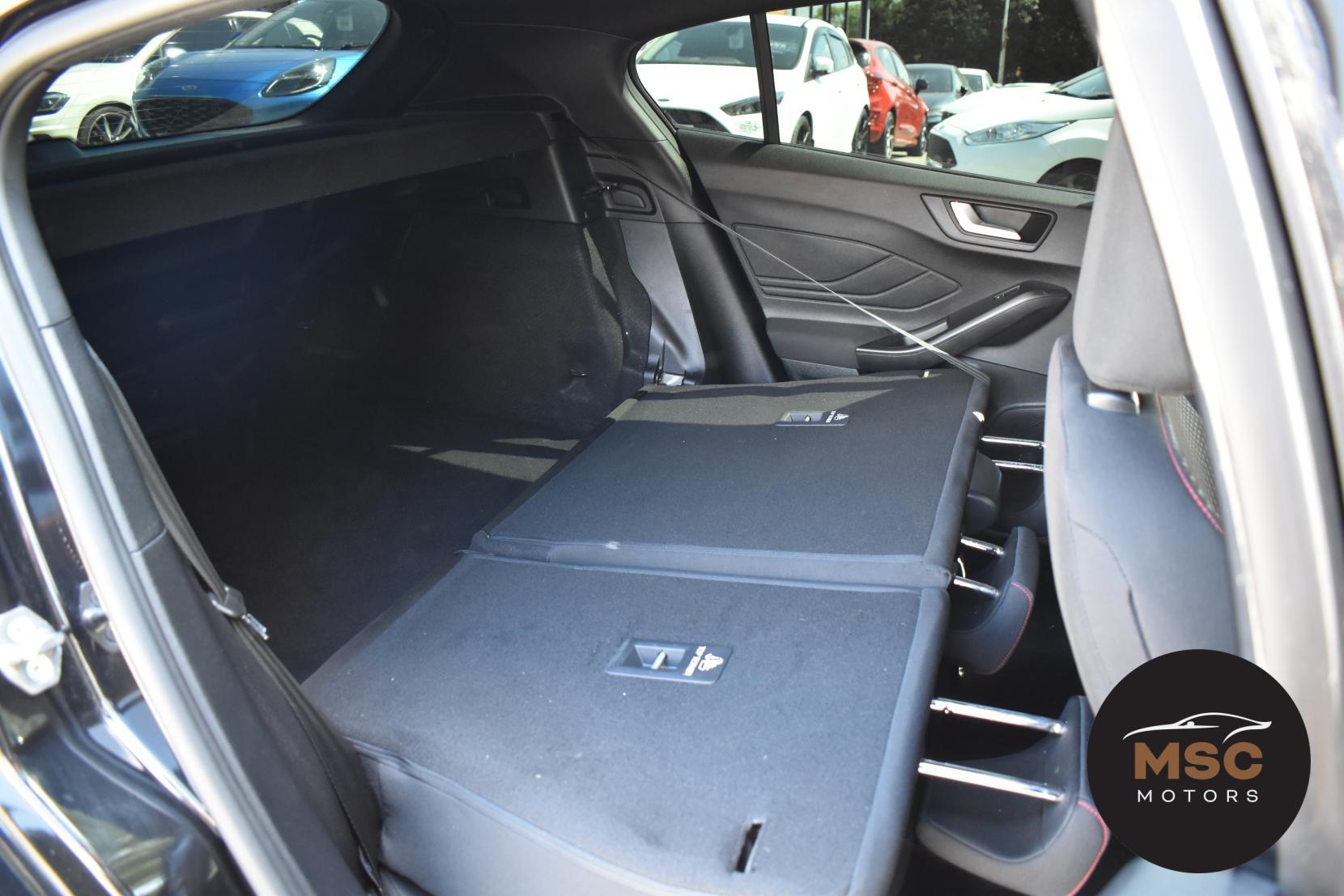 Ford Focus view 42