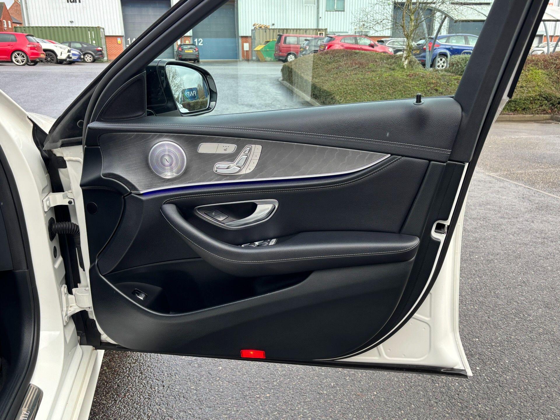 Mercedes-Benz E-Class view 33