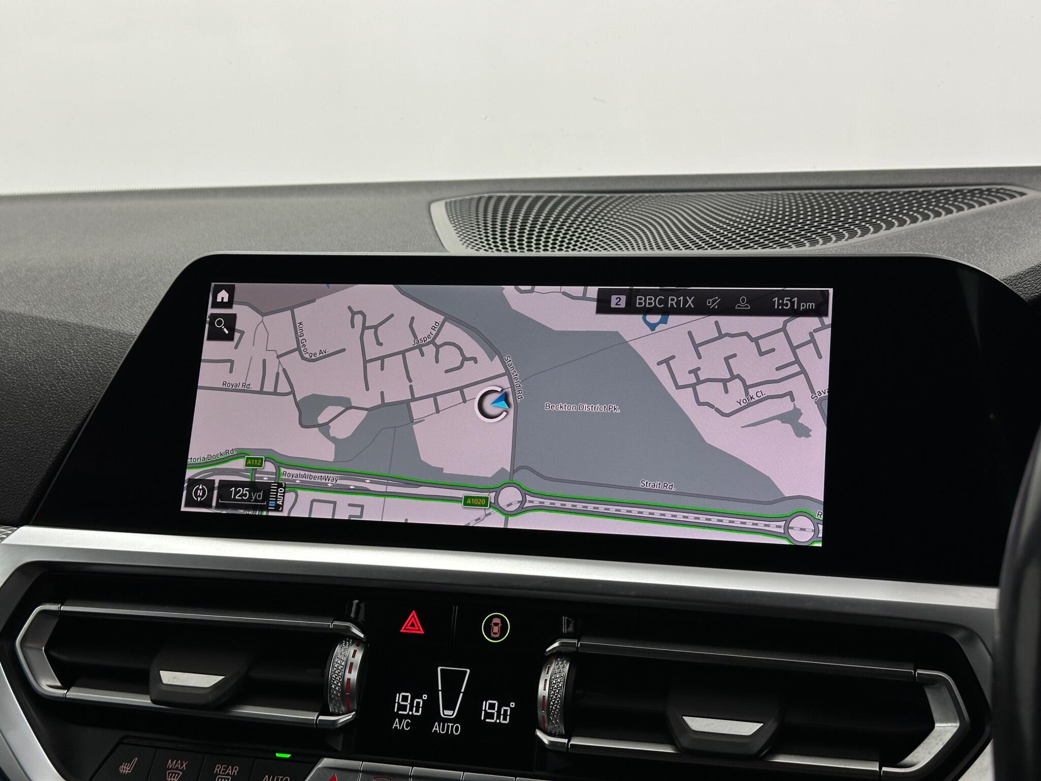 BMW 3 Series view 24