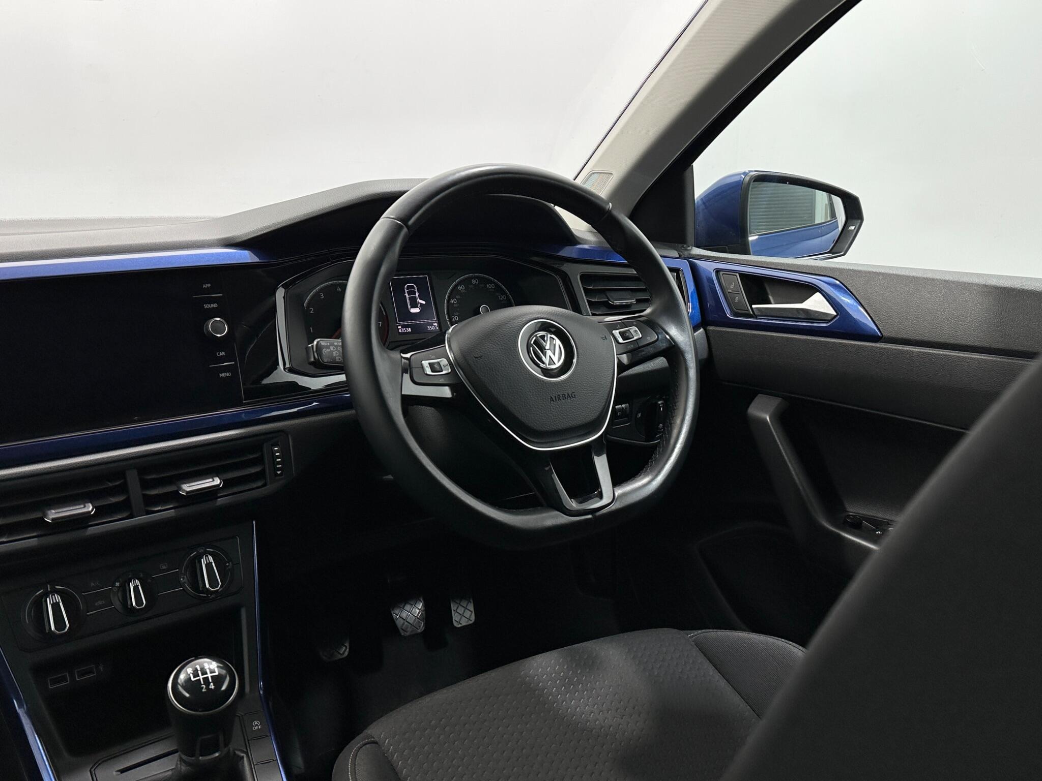 Volkswagen Polo view 12