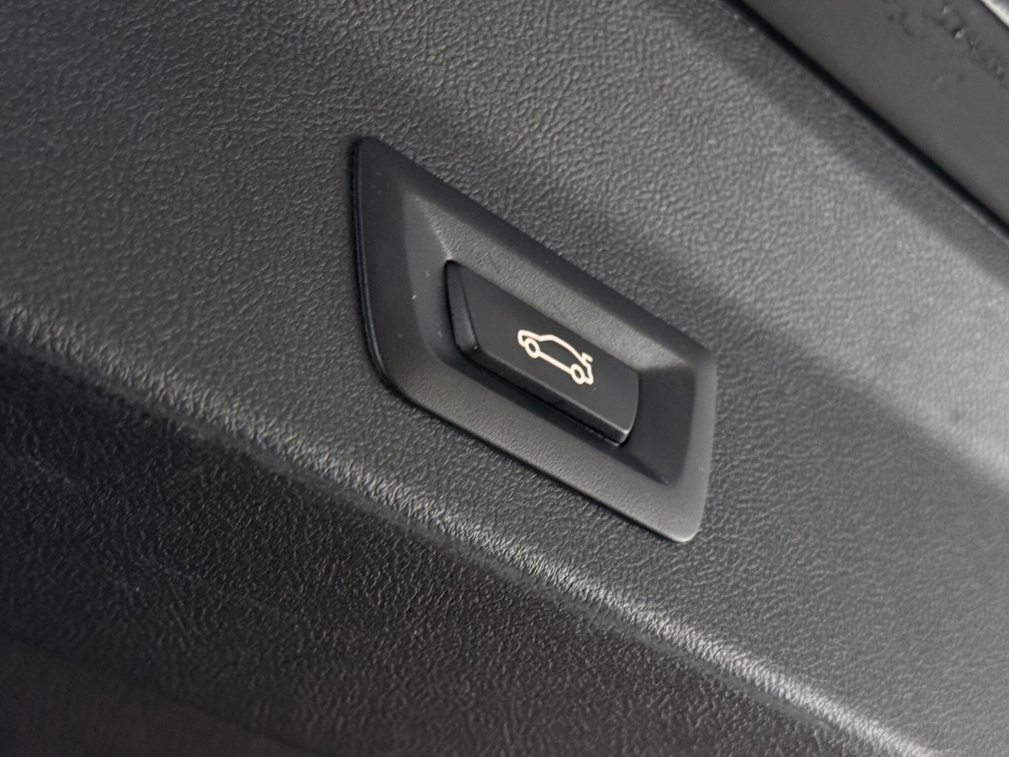 BMW X3 view 11