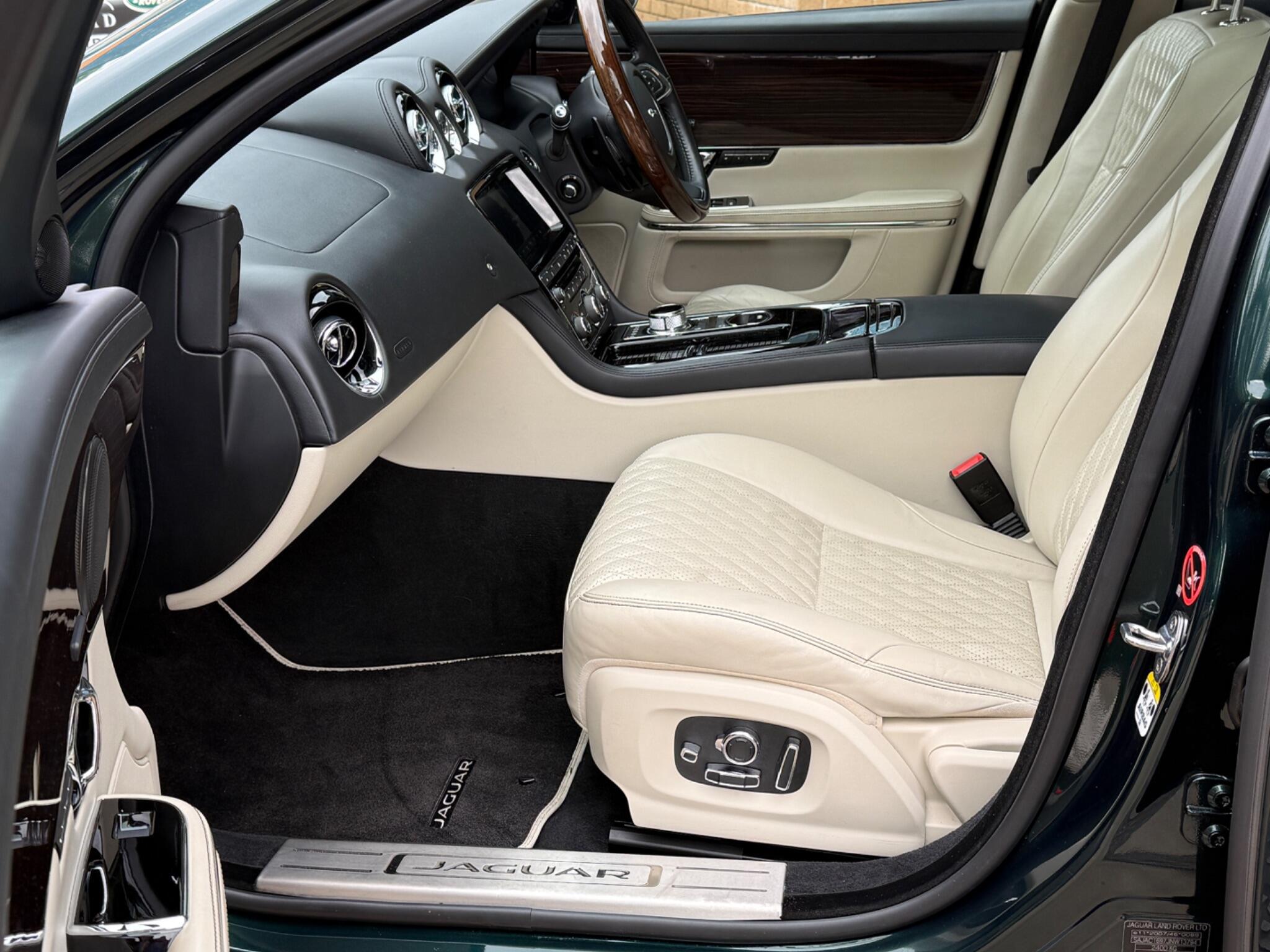 Jaguar XJ view 45