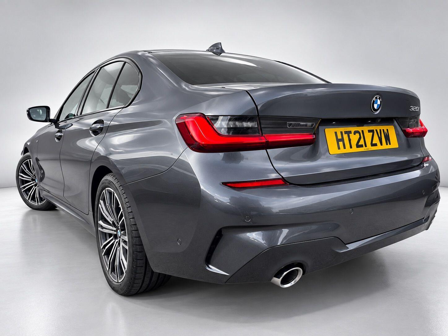 BMW 3 Series view 10