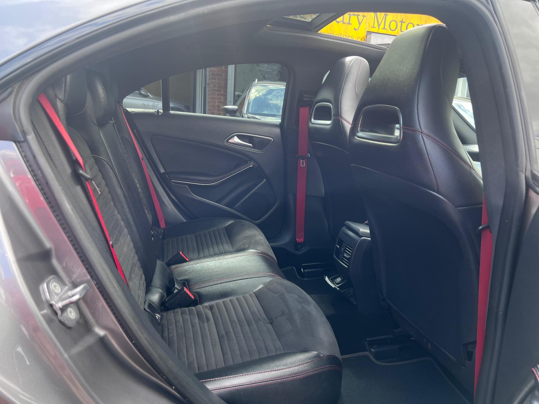 Mercedes-Benz Cla view 32