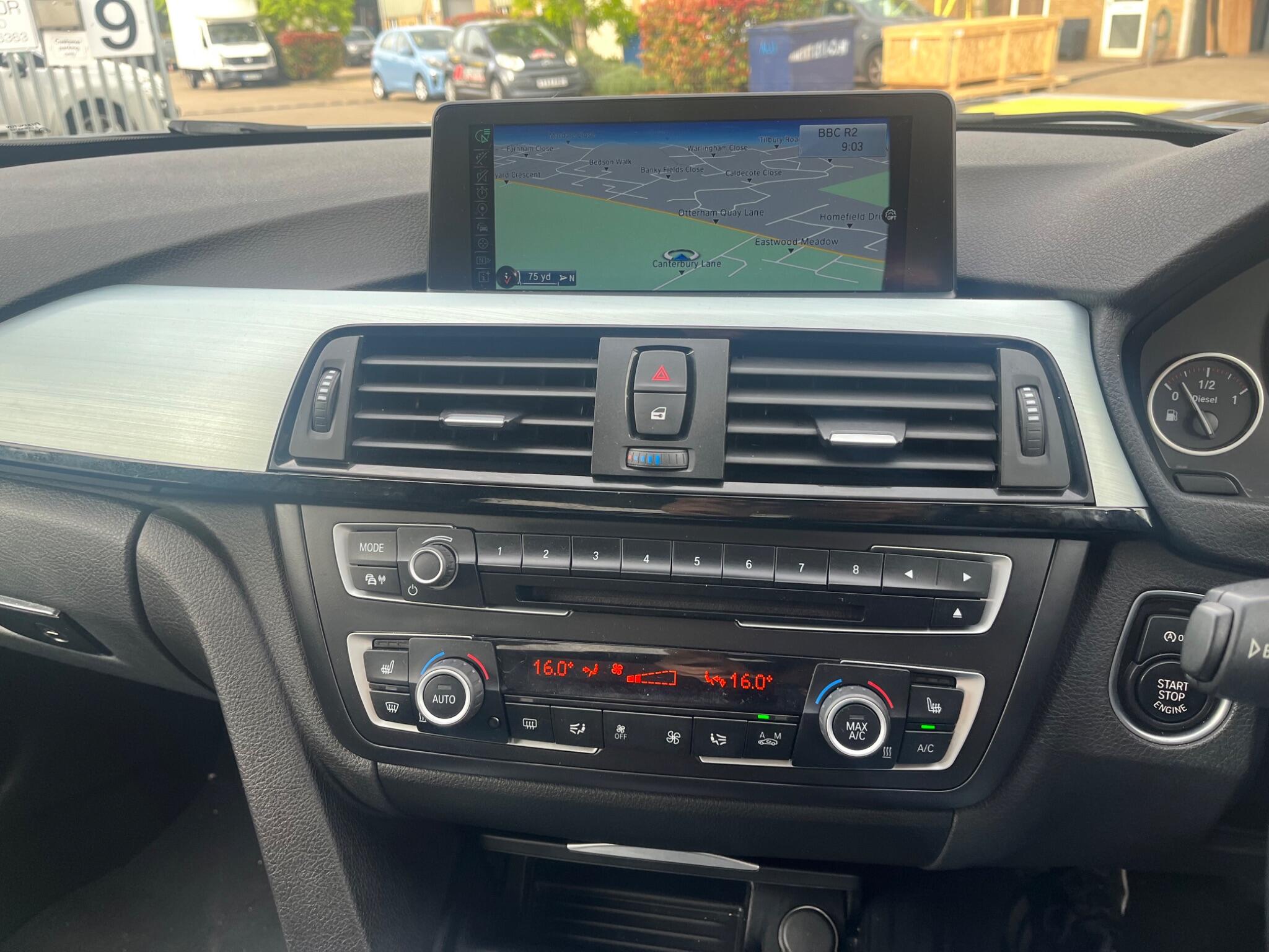 BMW 3 Series view 30