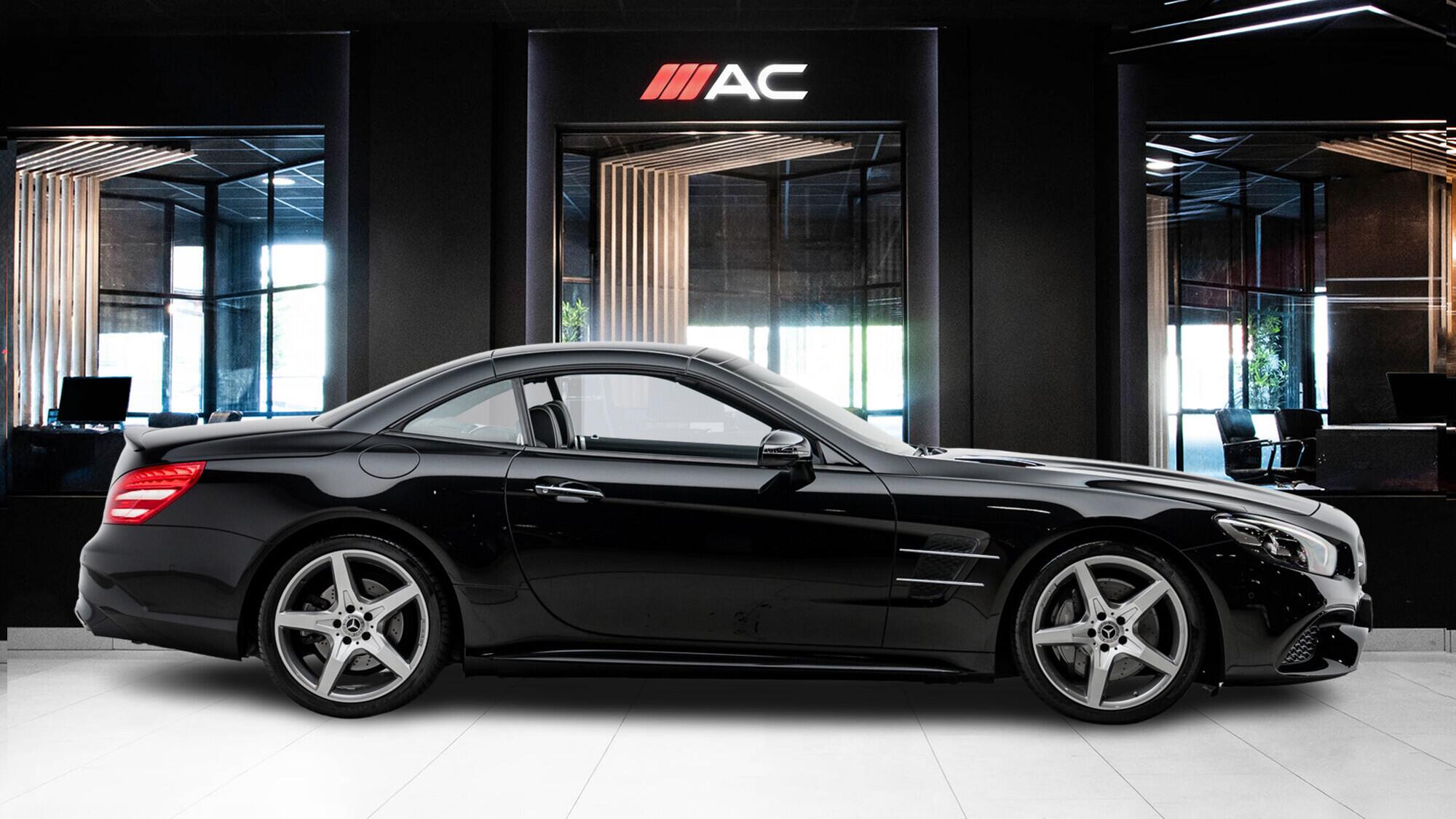 Mercedes-Benz SL view 3