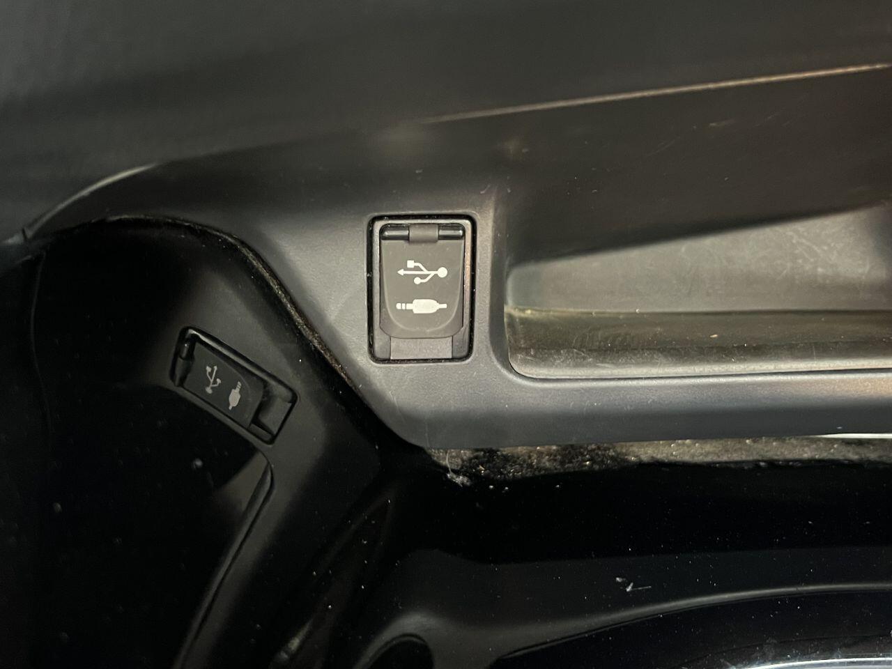 Toyota C-HR view 33