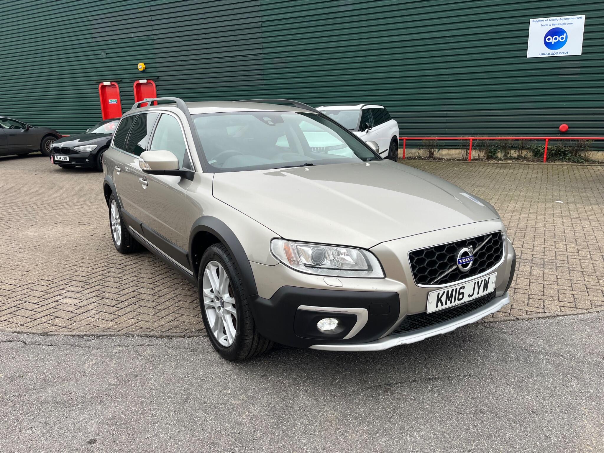 2016 Volvo XC70 2.4TD D5 SE Lux